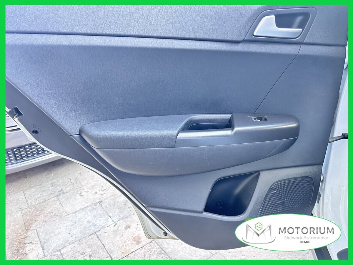 Kia Sportage 1.7 CRDI 2WD Active (19)