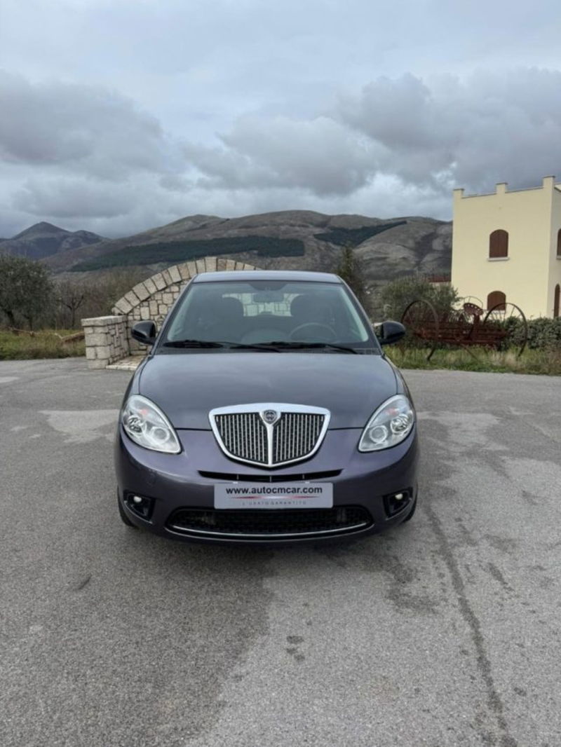 Lancia Ypsilon 1.2 69 CV Unyca