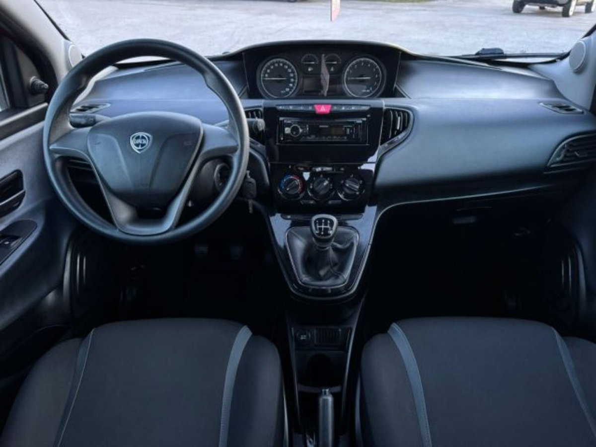 Lancia Ypsilon 1.2 69 CV 5 porte GPL Ecochic Gold (12)