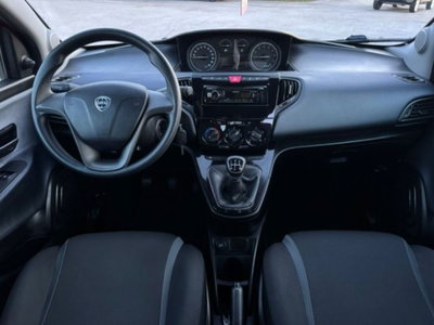 Lancia Ypsilon 1.2 69 CV 5 porte GPL Ecochic Gold (12)
