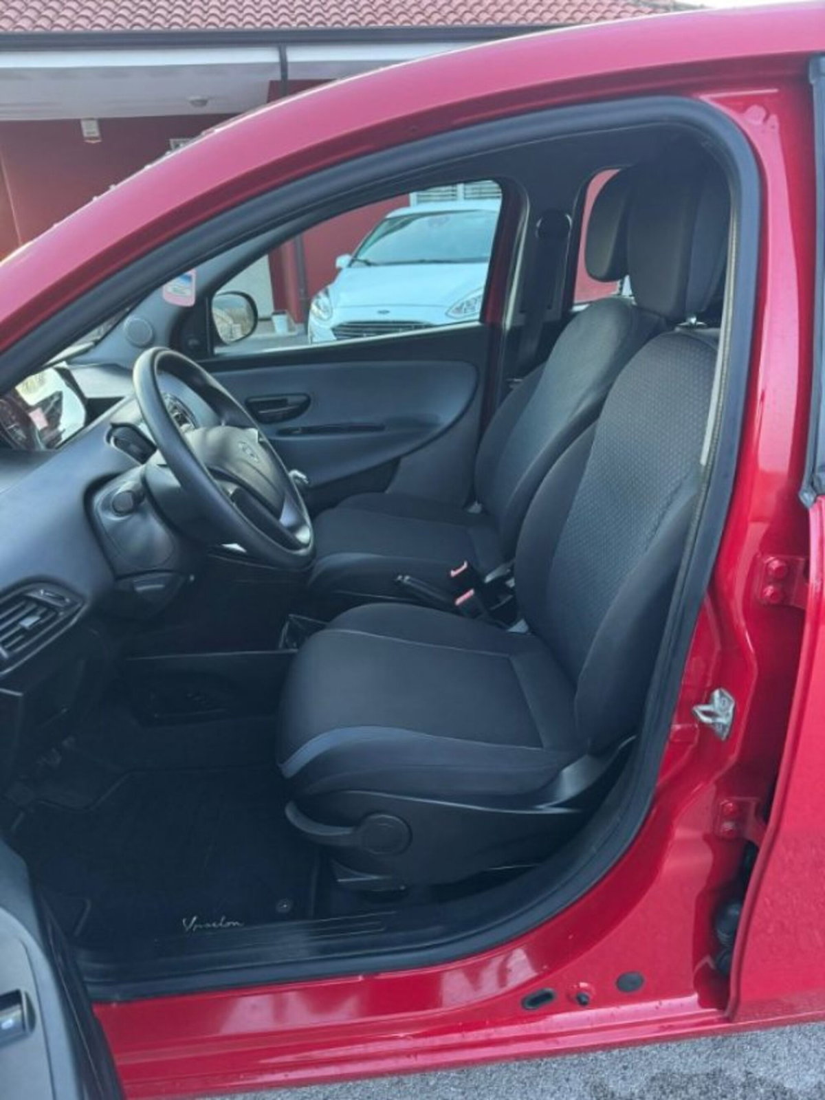 Lancia Ypsilon 1.2 69 CV 5 porte GPL Ecochic Gold (14)