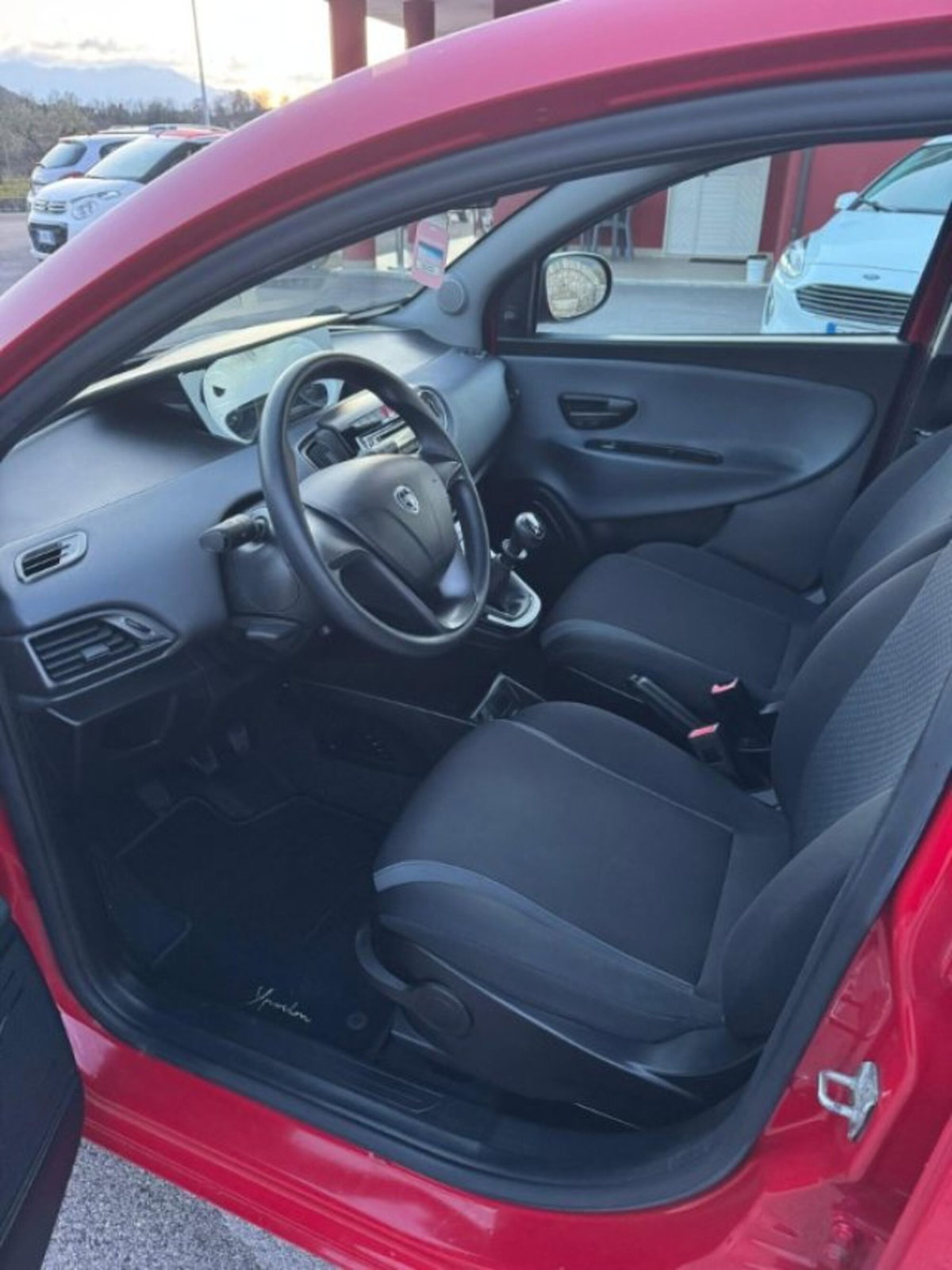 Lancia Ypsilon 1.2 69 CV 5 porte GPL Ecochic Gold (15)