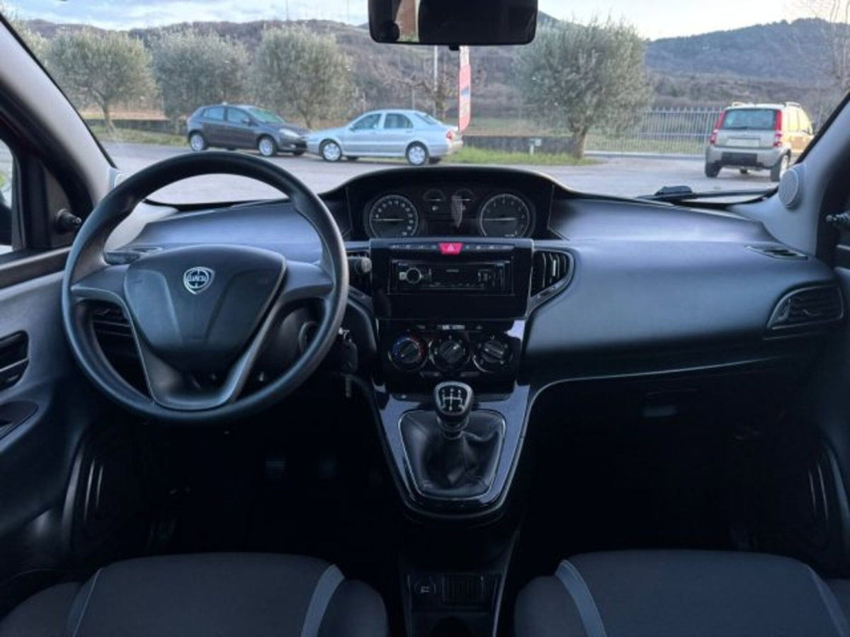 Lancia Ypsilon 1.2 69 CV 5 porte GPL Ecochic Gold (16)