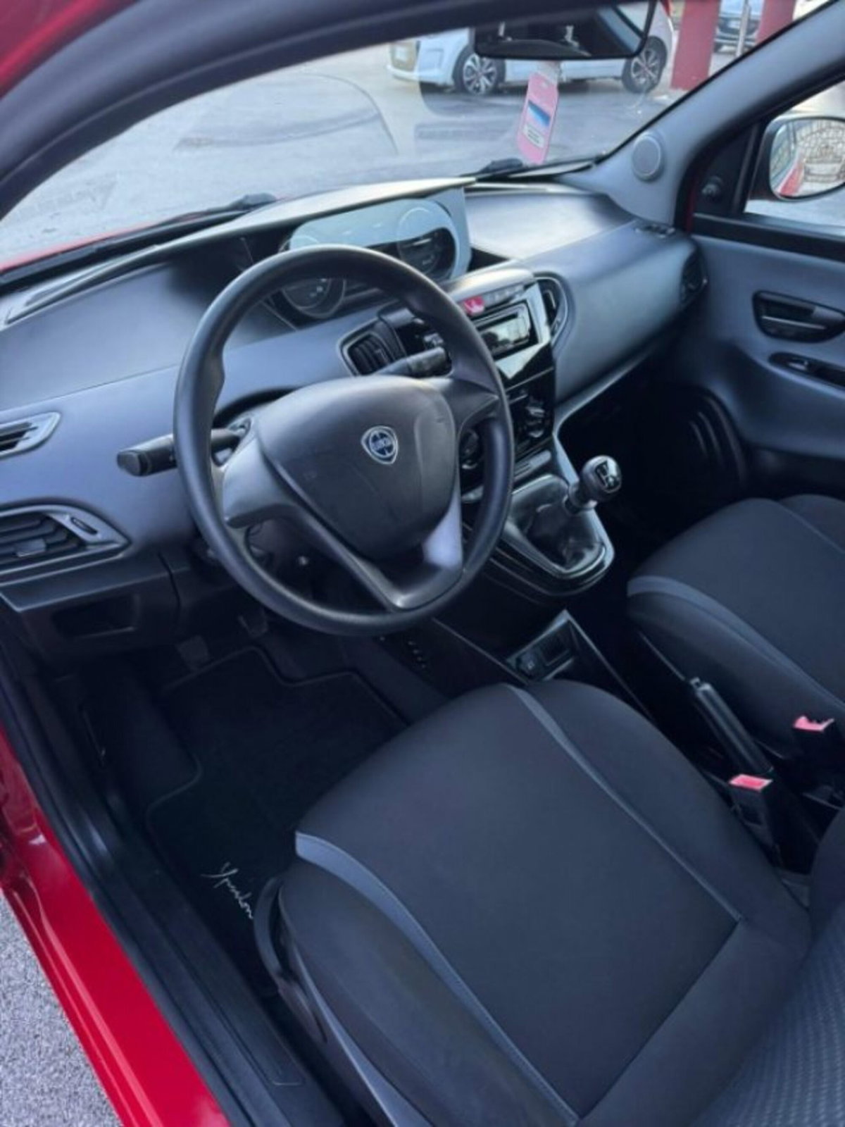 Lancia Ypsilon 1.2 69 CV 5 porte GPL Ecochic Gold (17)