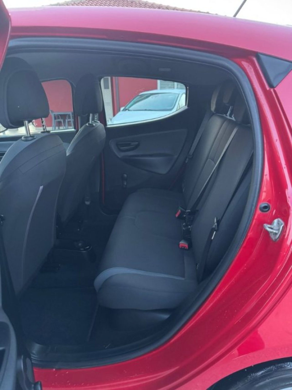Lancia Ypsilon 1.2 69 CV 5 porte GPL Ecochic Gold (5)