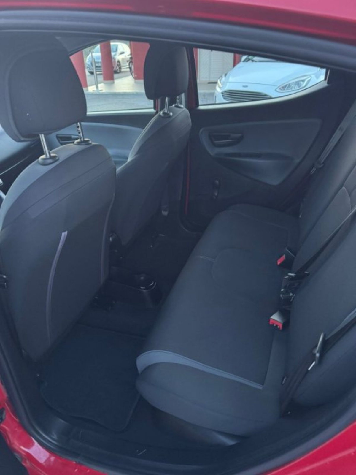 Lancia Ypsilon 1.2 69 CV 5 porte GPL Ecochic Gold (6)