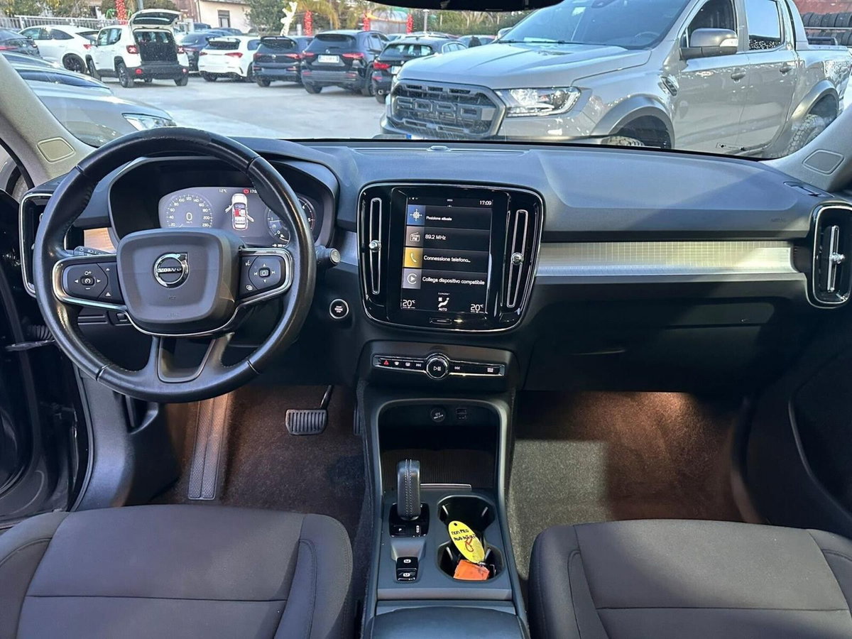 Volvo XC40 D3 Geartronic Momentum Pro (6)