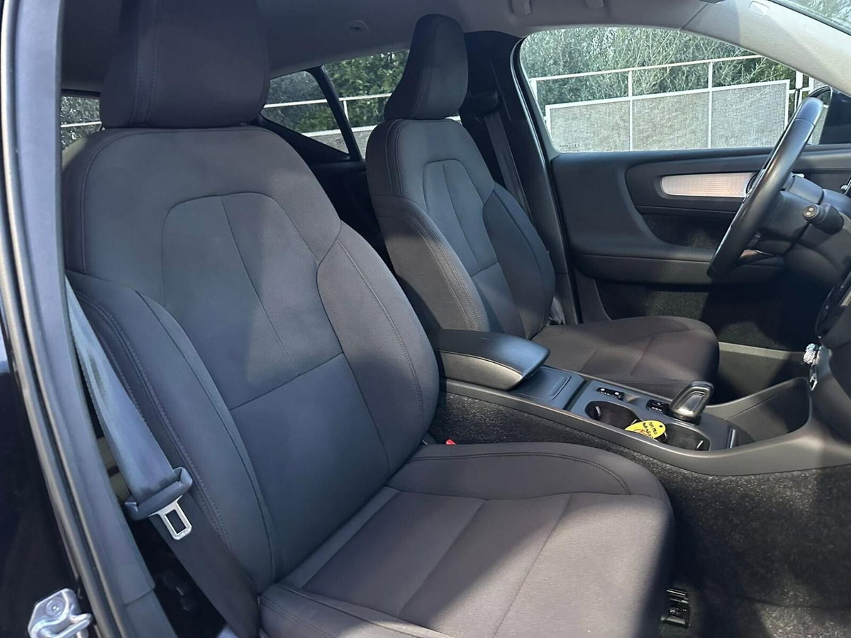 Volvo XC40 D3 Geartronic Momentum Pro (9)