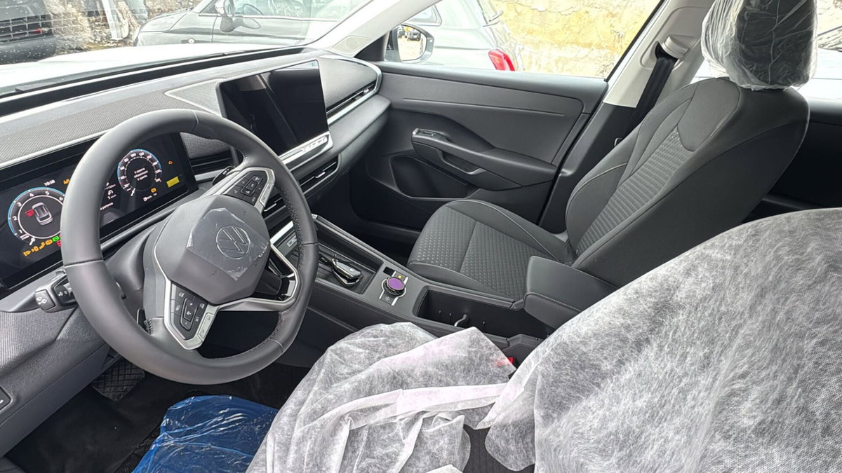 Volkswagen T-Roc 1.5 etsi Life 115cv dsg (14)