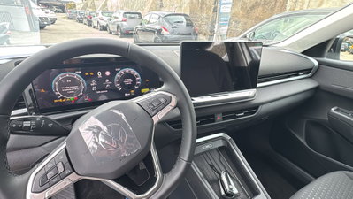 Volkswagen T-Roc 1.5 etsi Life 115cv dsg (2)