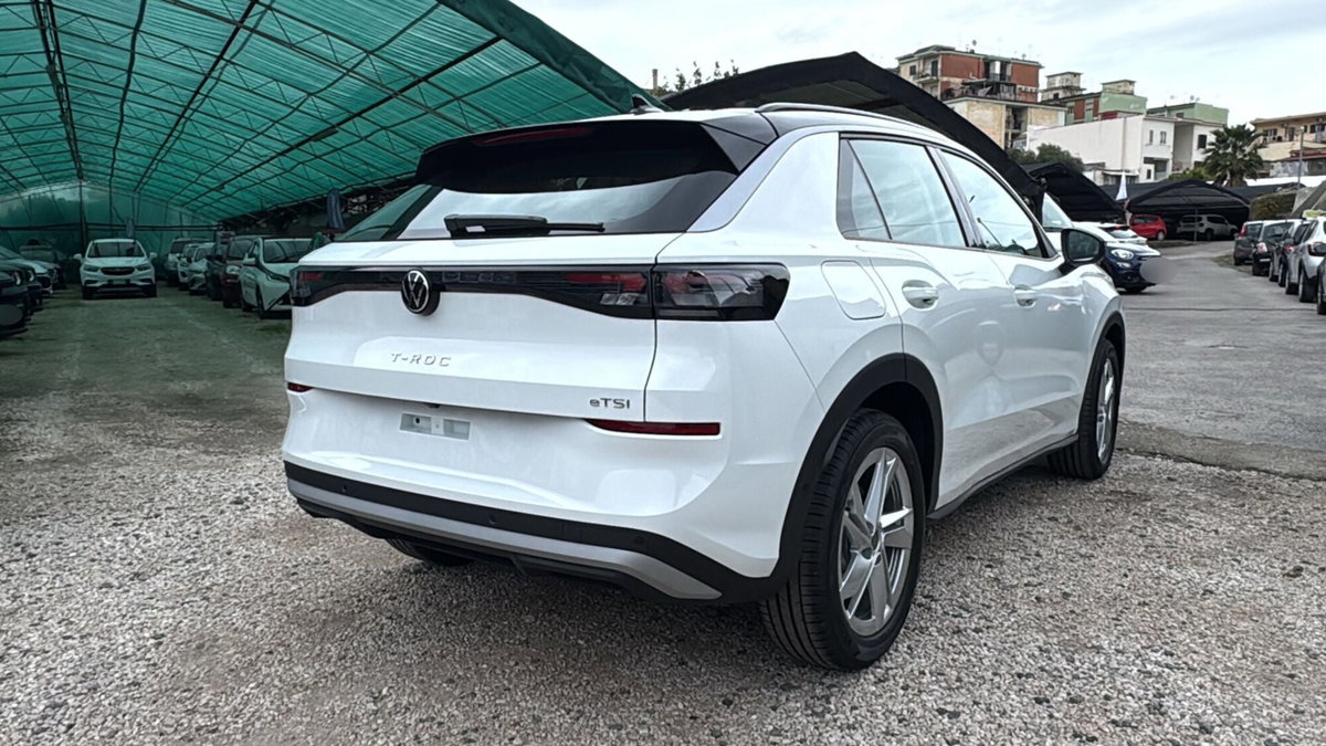 Volkswagen T-Roc 1.5 etsi Life 115cv dsg (4)