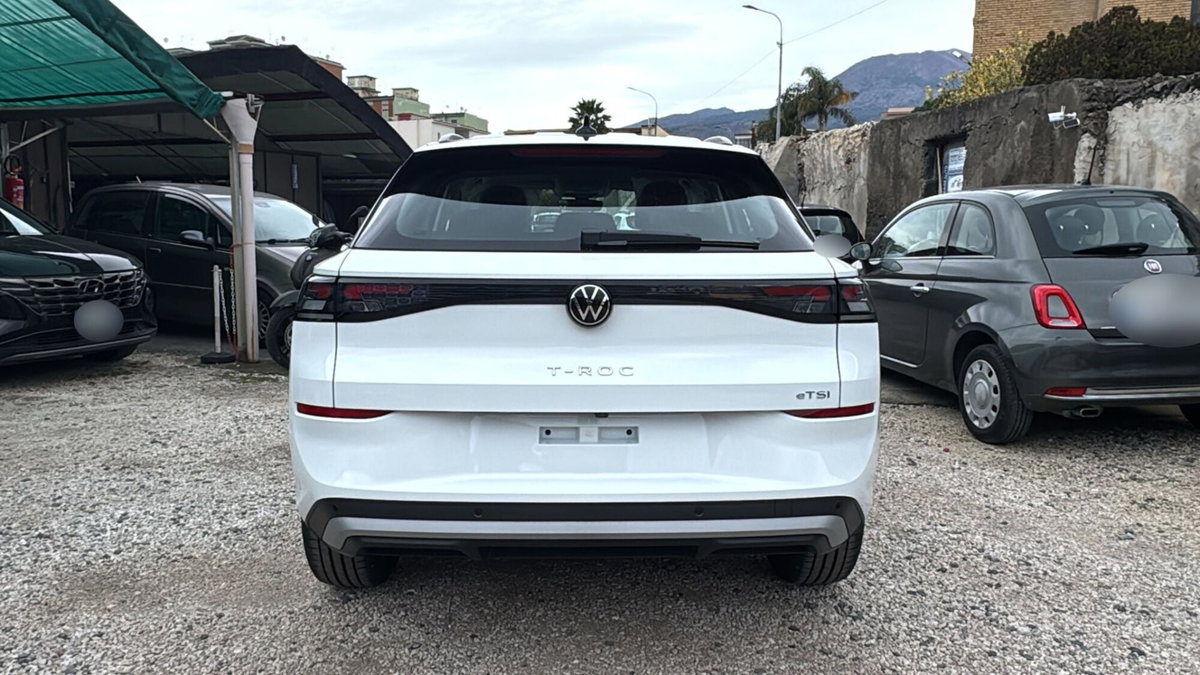 Volkswagen T-Roc 1.5 etsi Life 115cv dsg (5)