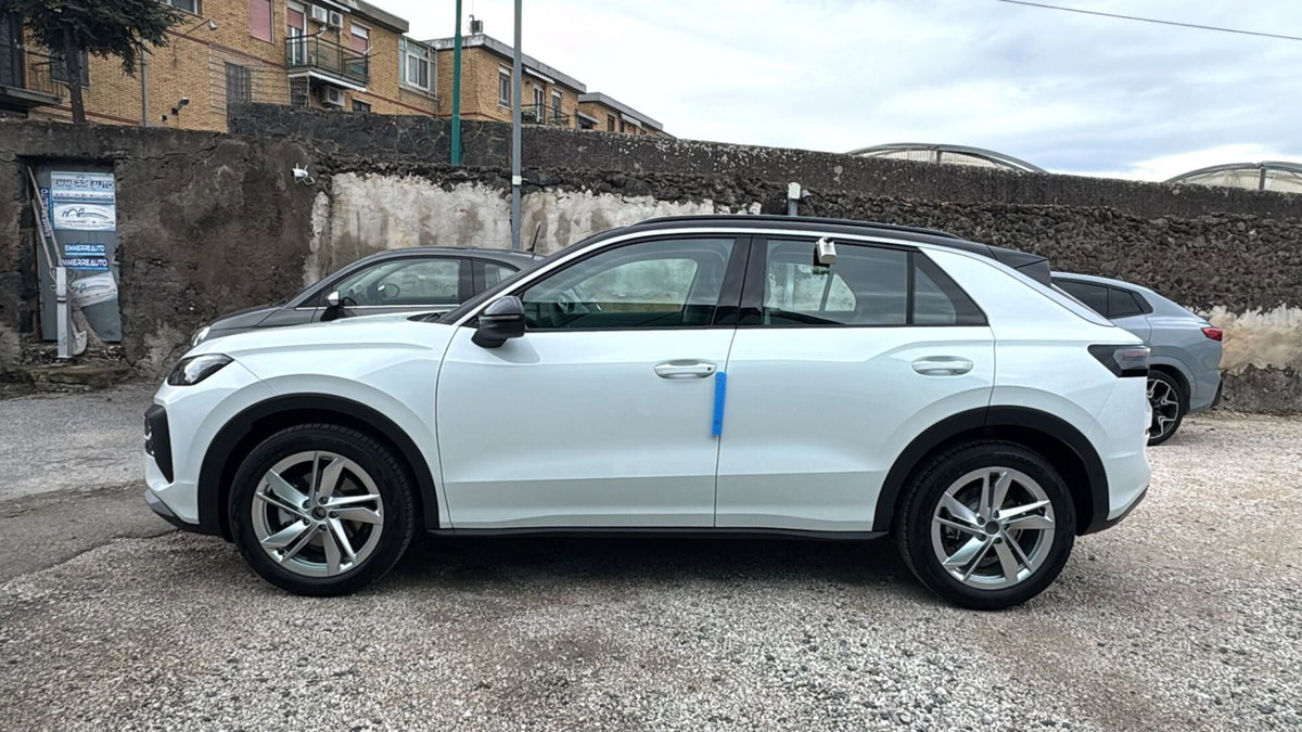 Volkswagen T-Roc 1.5 etsi Life 115cv dsg (9)
