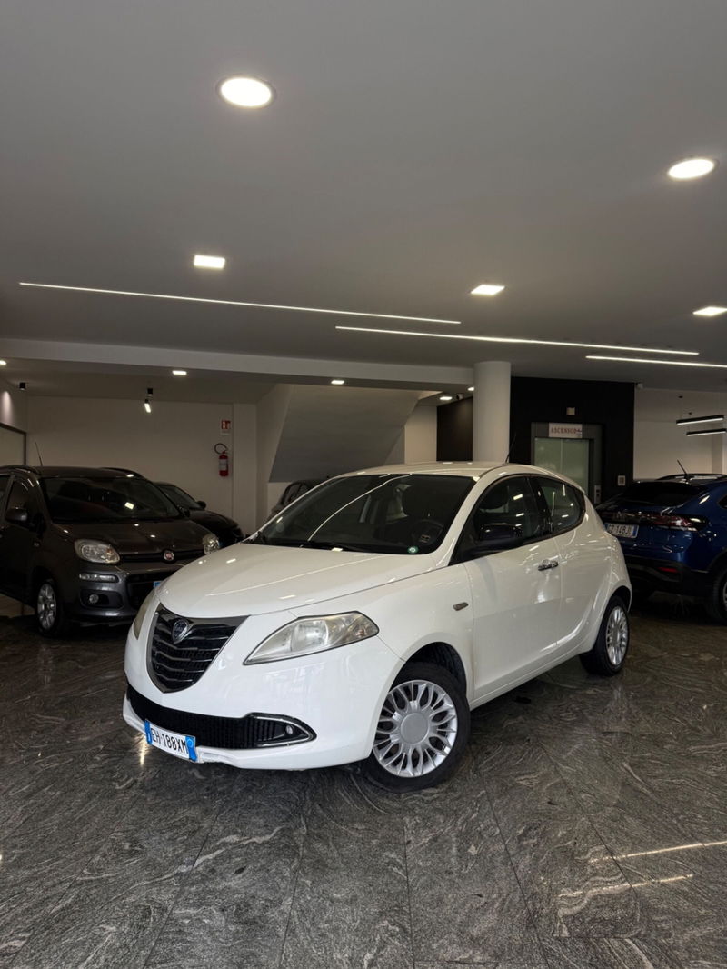 Lancia Ypsilon 1.2 69 CV 5 porte Silver