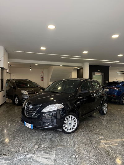 Lancia Ypsilon 1.3 MJT 16V 95 CV 5 porte S&S Silver usata