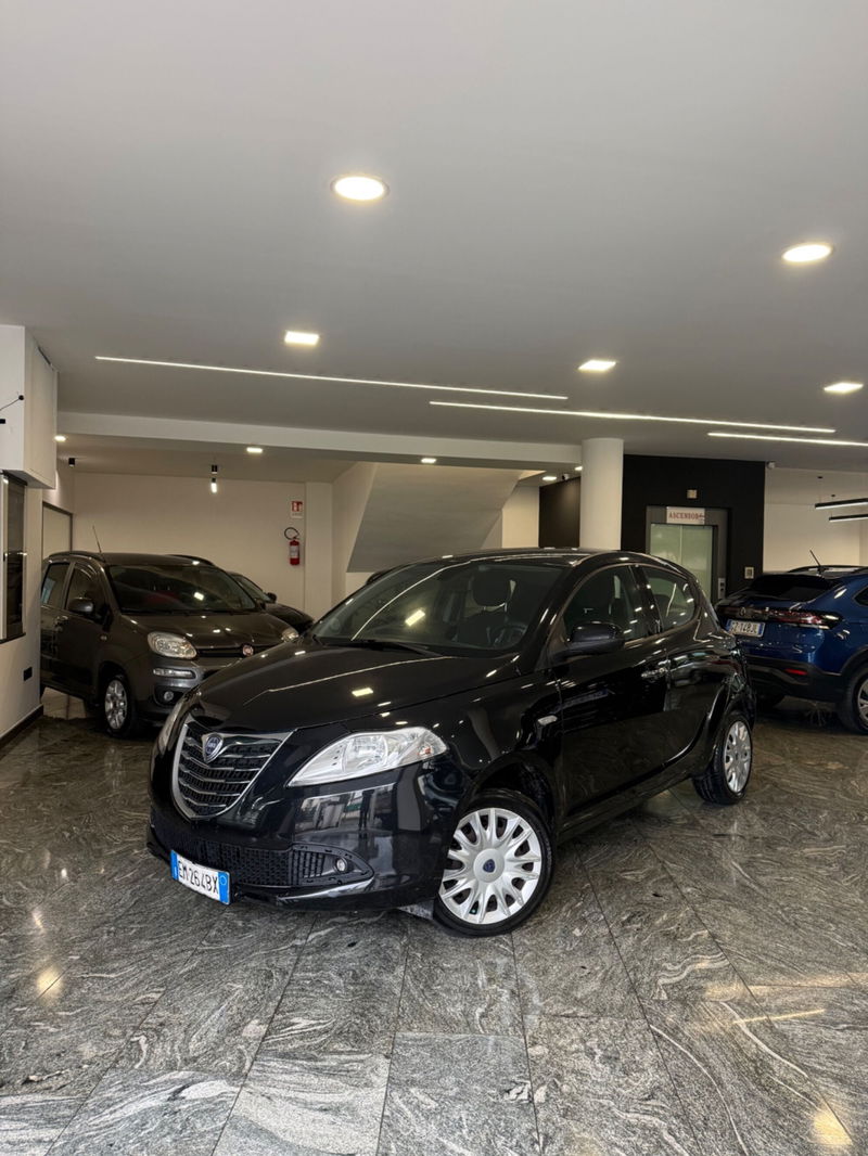 Lancia Ypsilon 1.3 MJT 16V 95 CV 5 porte S&S Silver
