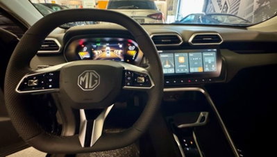 Mg ZS ZS 1.5 Luxury (11)