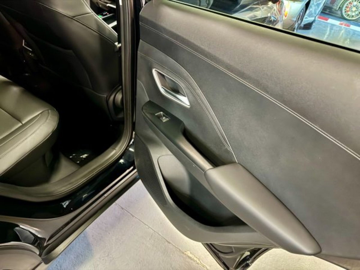 Mg ZS ZS 1.5 Luxury (18)