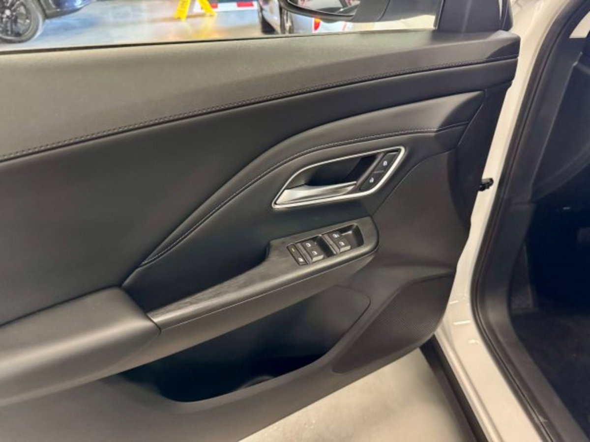 Mg ZS ZS 1.5 Luxury (12)