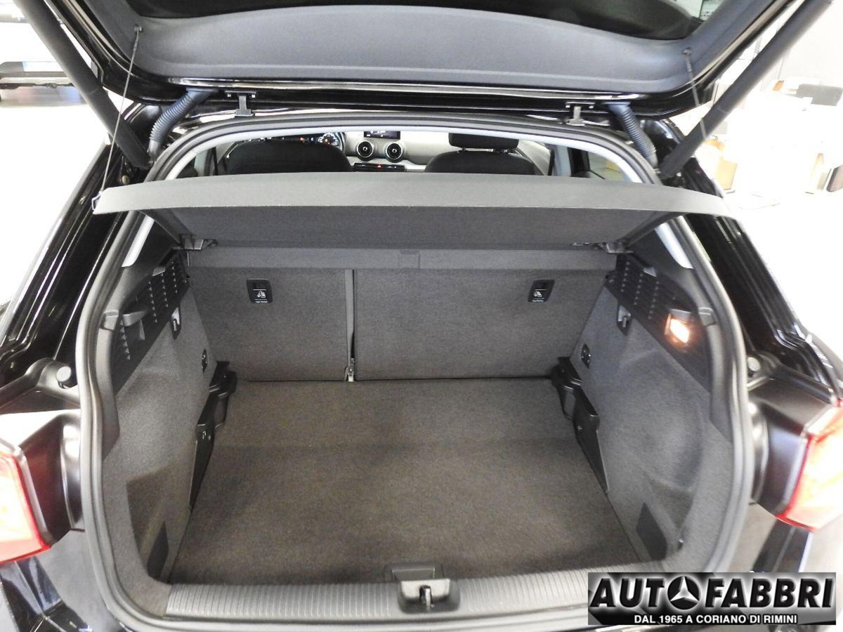 Audi Q2 Q2 1.0 TFSI Business (17)