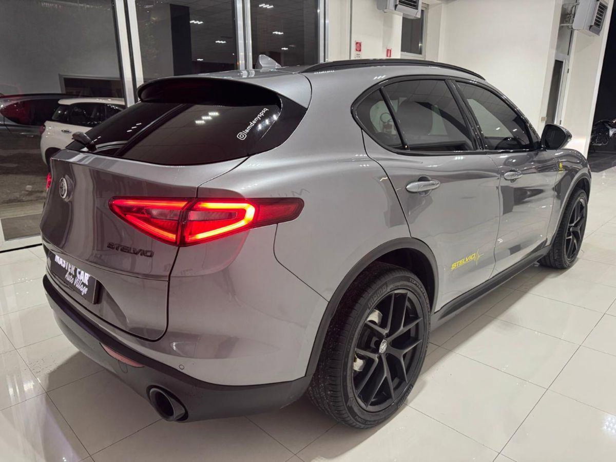 Alfa Romeo Stelvio Stelvio 2.2 Turbodiesel 190 CV AT8 RWD Sprint (4)