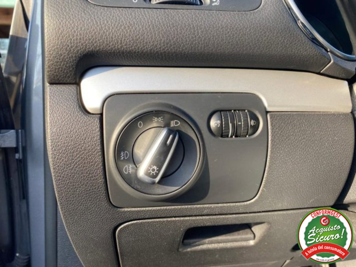 Volkswagen Golf 2.0 TDI 140CV DPF 5p. Highline (9)