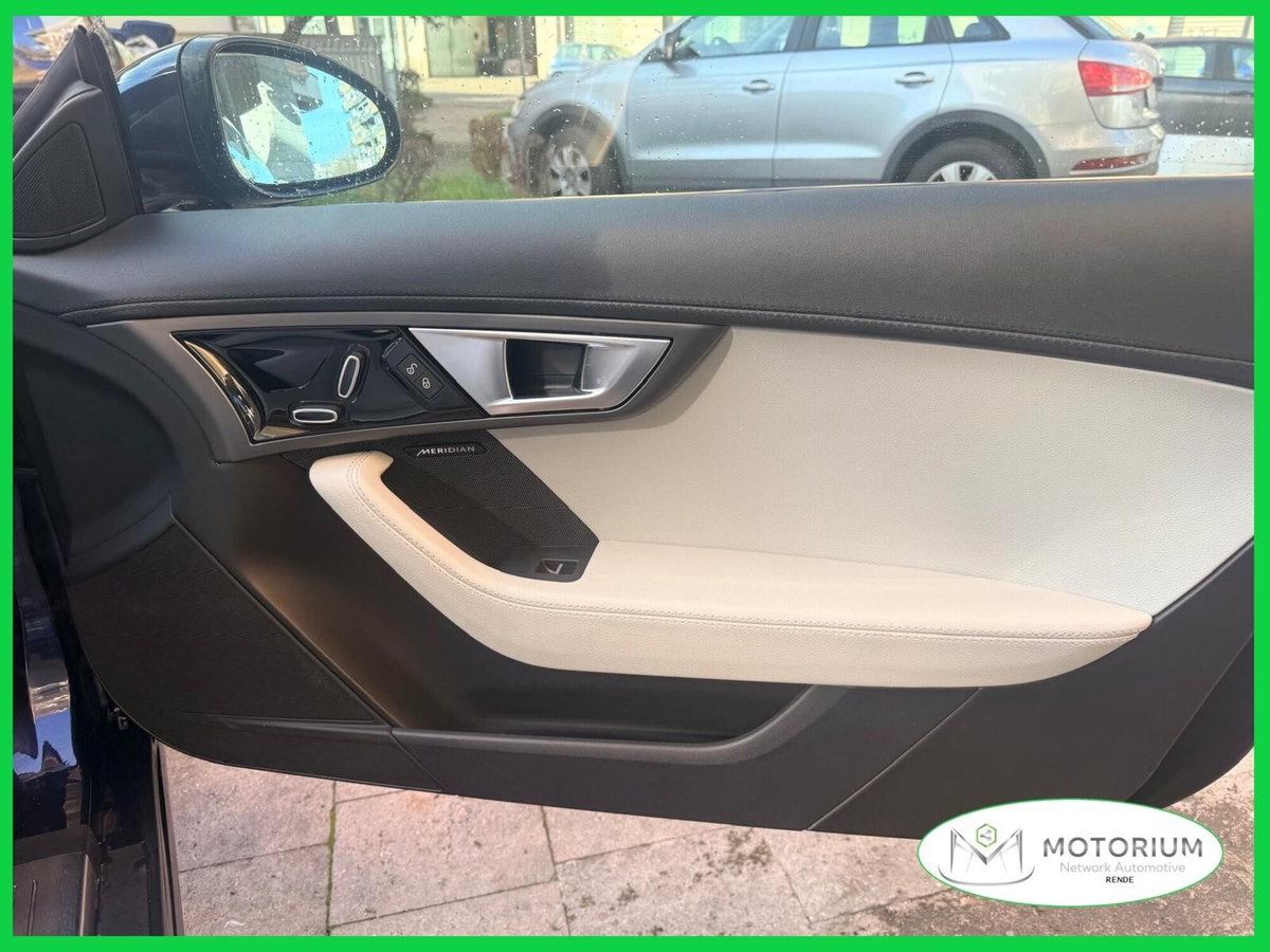 Jaguar F-Type Cabrio 3.0 V6 aut. Convertibile (19)