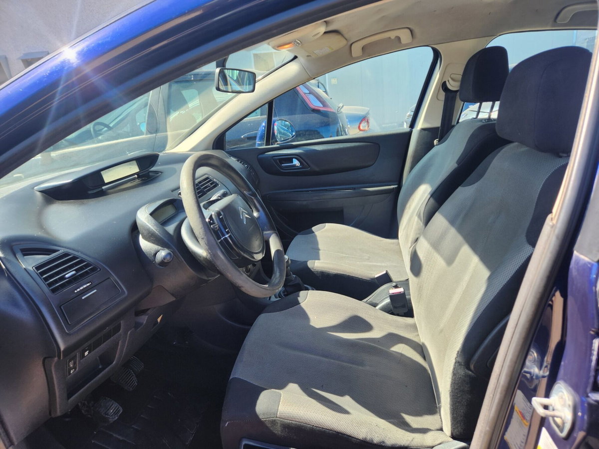 Citroen C4 1.6 HDi 110CV Elegance (11)
