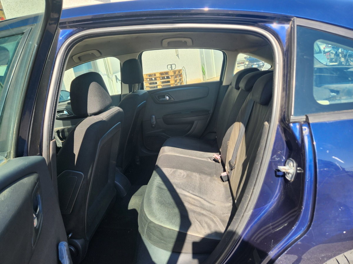 Citroen C4 1.6 HDi 110CV Elegance (2)