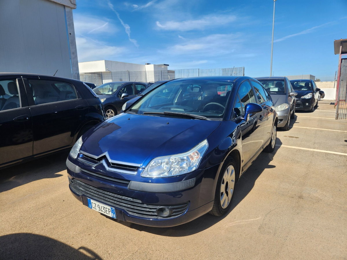 Citroen C4 1.6 HDi 110CV Elegance (6)