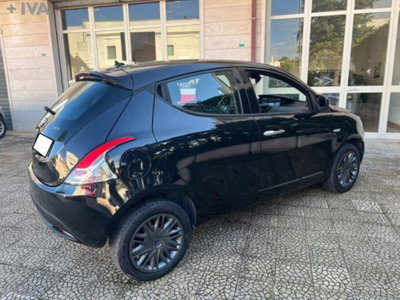 Lancia Ypsilon 1.0 FireFly 5 porte S&S Hybrid Ecochic A. Ferretti (10)