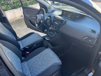 Lancia Ypsilon 1.0 FireFly 5 porte S&S Hybrid Ecochic A. Ferretti (16)