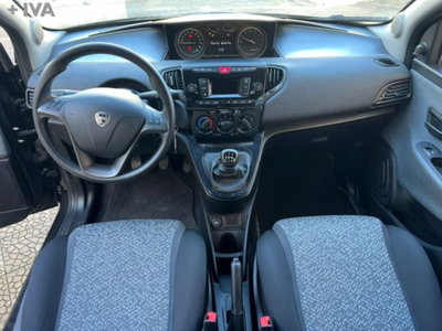 Lancia Ypsilon 1.0 FireFly 5 porte S&S Hybrid Ecochic A. Ferretti (19)