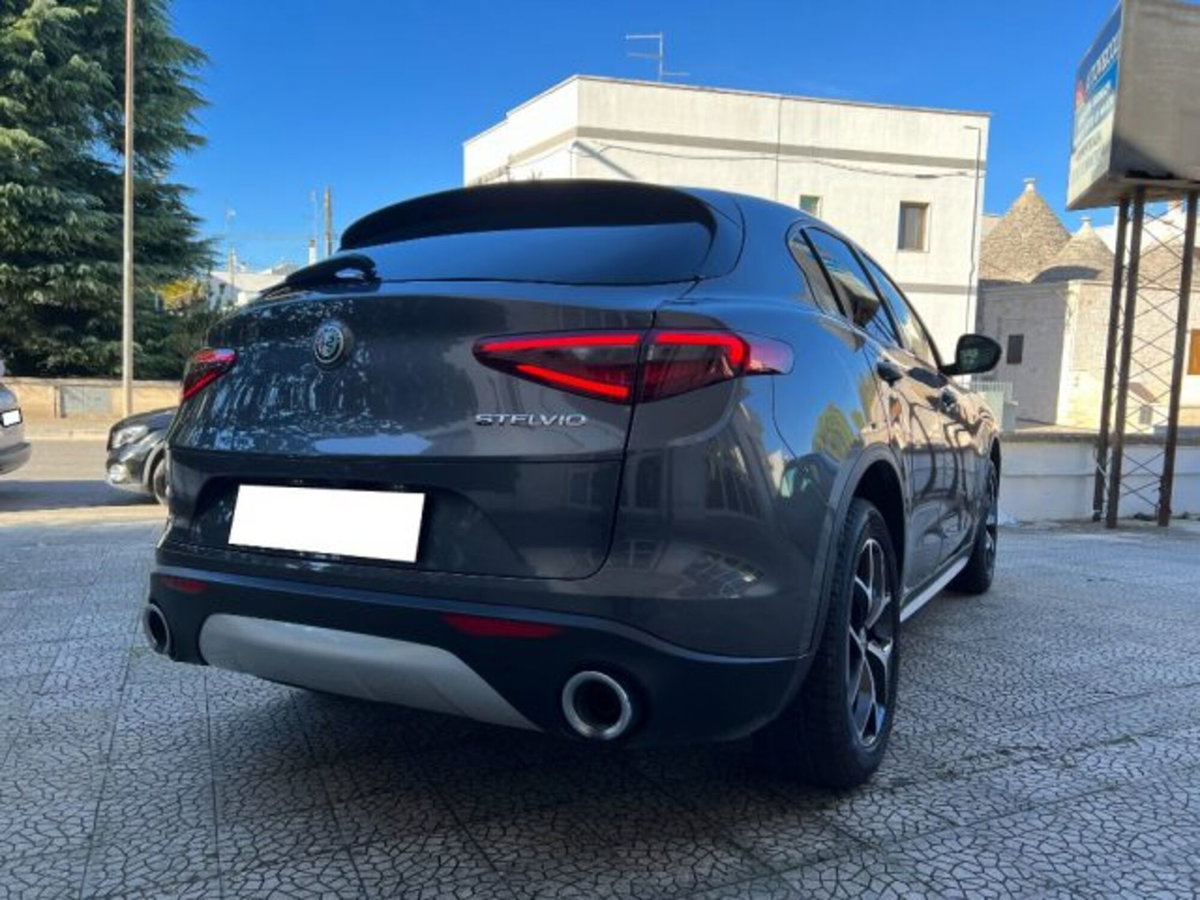 Alfa Romeo Stelvio Stelvio 2.2 Turbodiesel 210 CV AT8 Q4 Super (8)