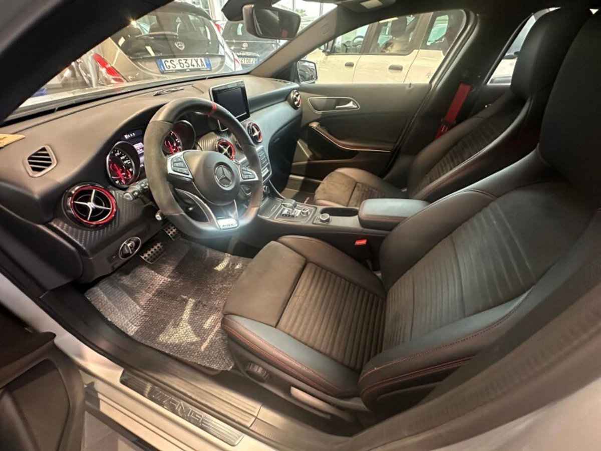 Mercedes-Benz Classe A 45 AMG 4Matic Automatic (10)