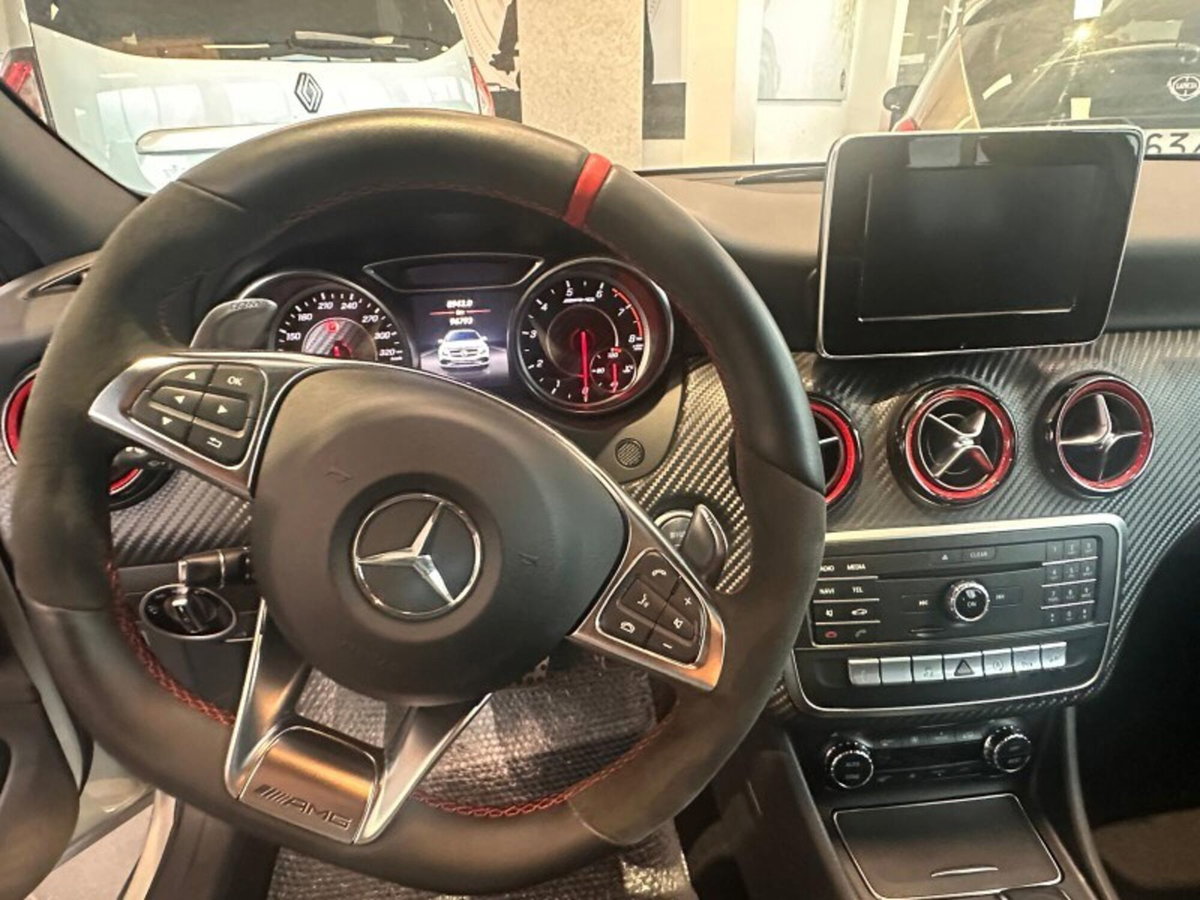 Mercedes-Benz Classe A 45 AMG 4Matic Automatic (5)