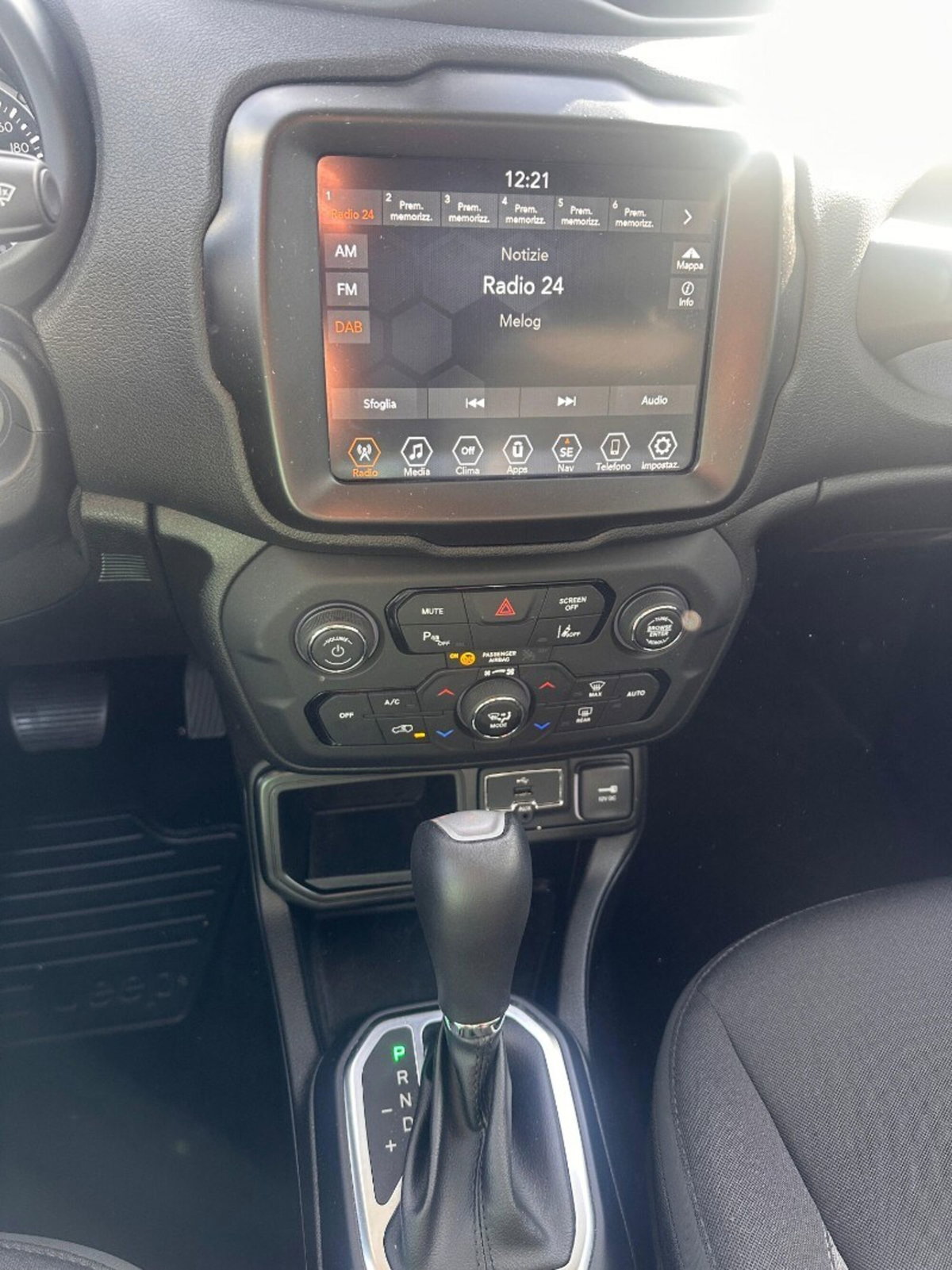 Jeep Renegade 1.5 Turbo T4 MHEV Limited (6)