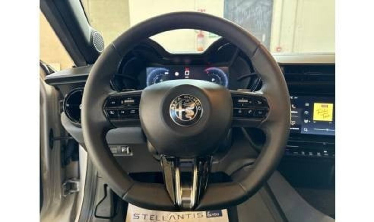 Alfa Romeo Junior 1.2 ibrida 145cv edct6 (15)