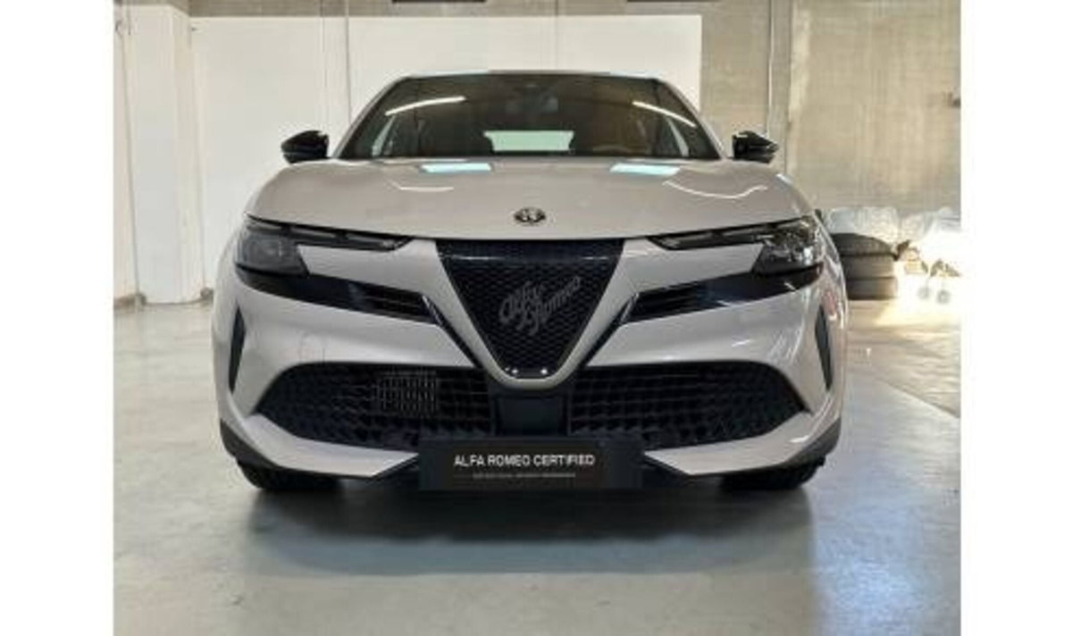 Alfa Romeo Junior 1.2 ibrida 145cv edct6 (4)