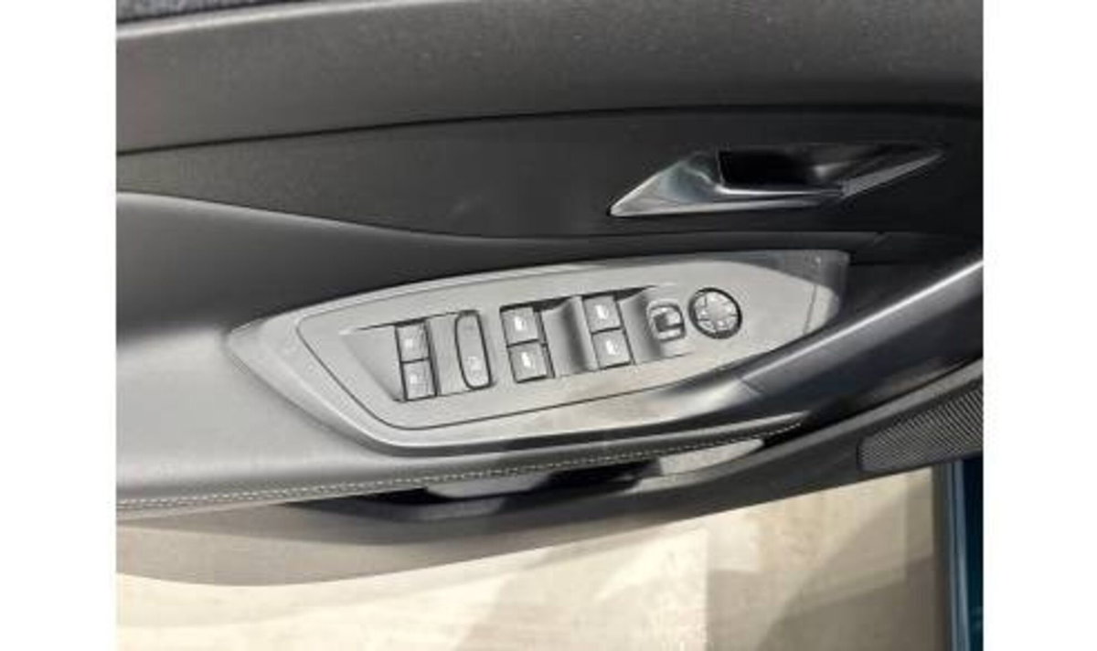 Peugeot 408 1.2 puretech Allure s&s 130cv eat8 (15)