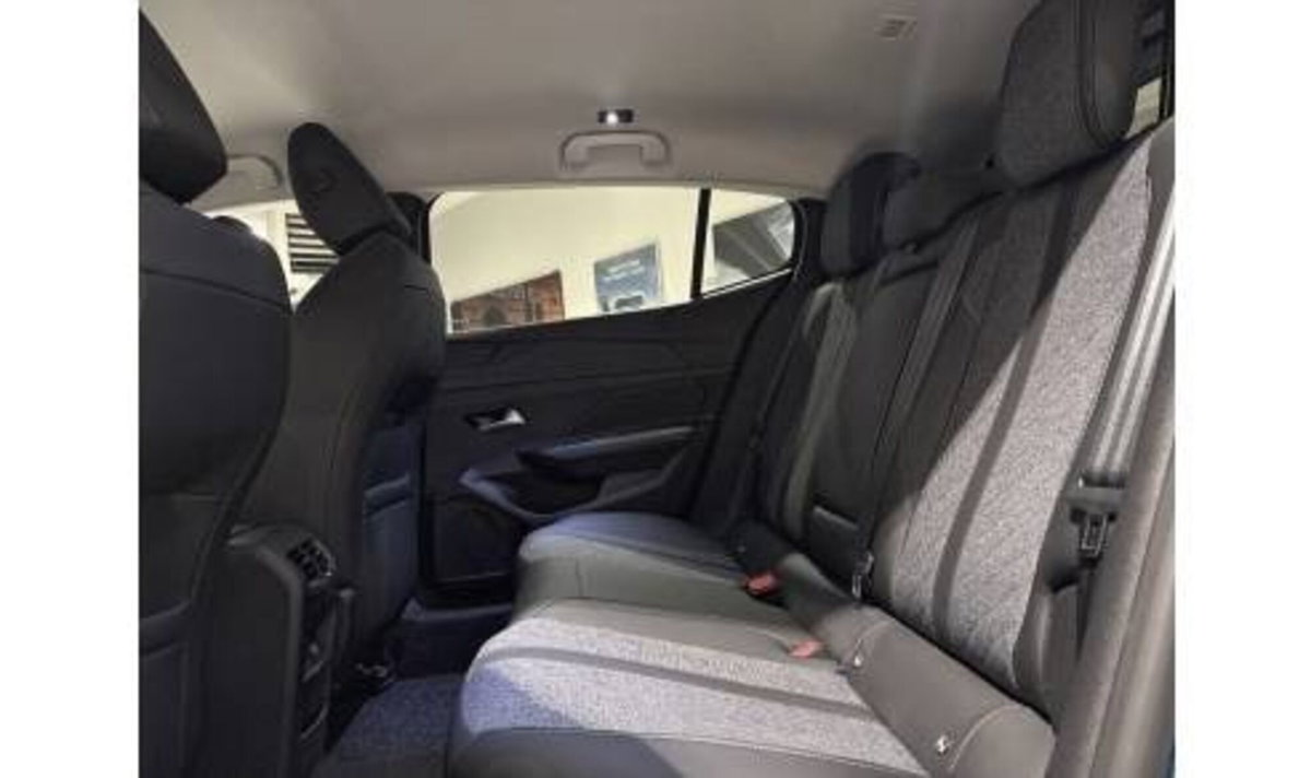 Peugeot 408 1.2 puretech Allure s&s 130cv eat8 (8)