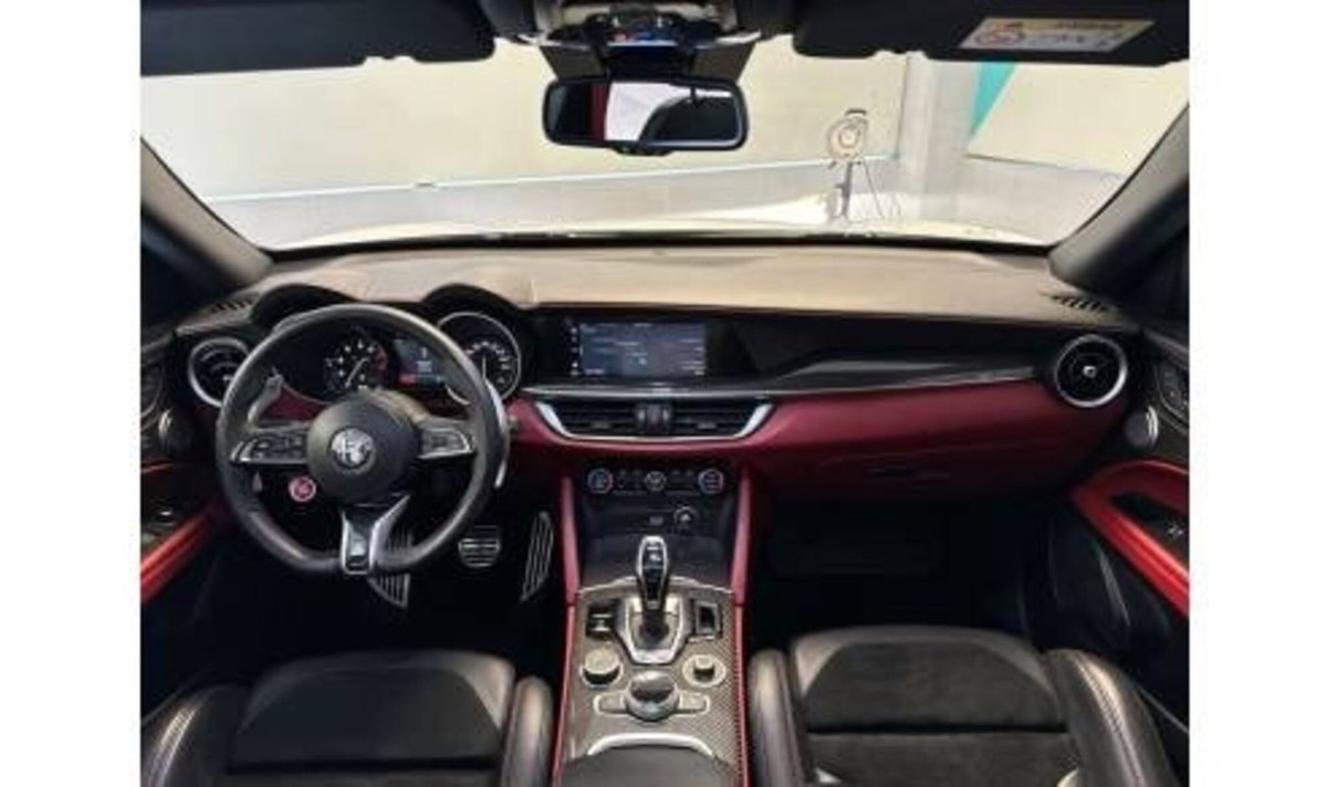 Alfa Romeo Stelvio Stelvio 2.9 Bi-Turbo V6 510 CV AT8 Quadrifoglio (11)