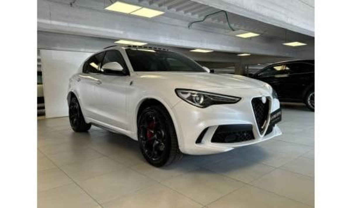 Alfa Romeo Stelvio Stelvio 2.9 Bi-Turbo V6 510 CV AT8 Quadrifoglio (2)