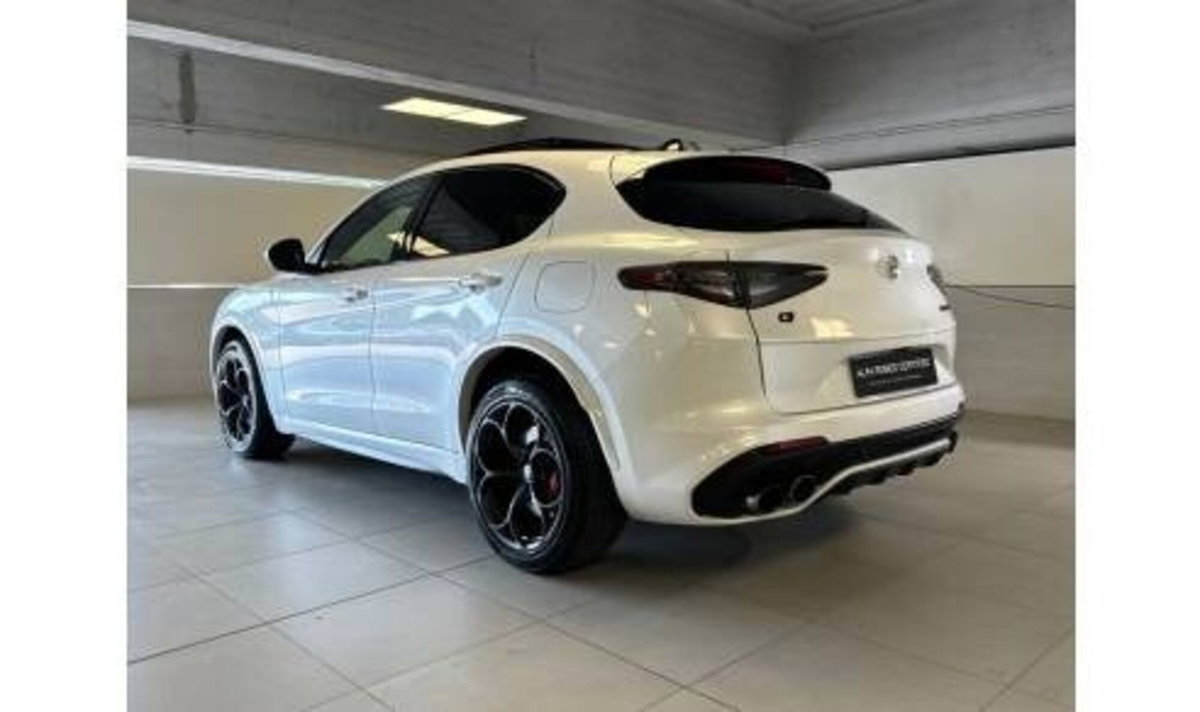 Alfa Romeo Stelvio Stelvio 2.9 Bi-Turbo V6 510 CV AT8 Quadrifoglio (3)
