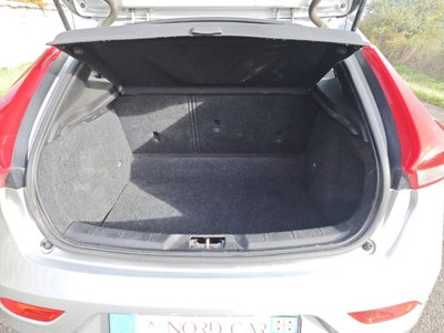 Volvo V40 D2 1.6 Momentum (12)