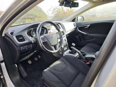 Volvo V40 D2 1.6 Momentum (9)