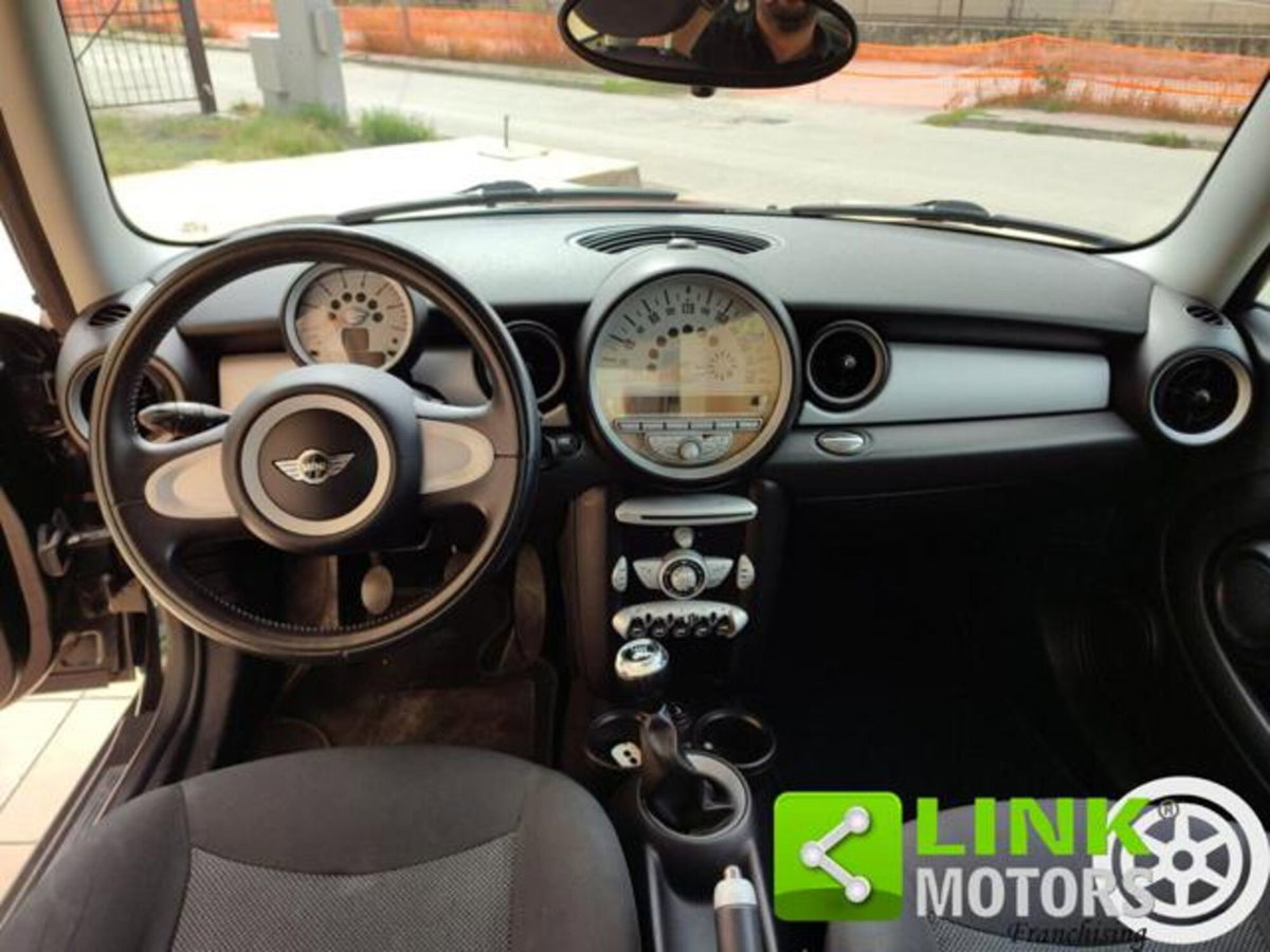 MINI Mini 1.6 16V Cooper D (20)