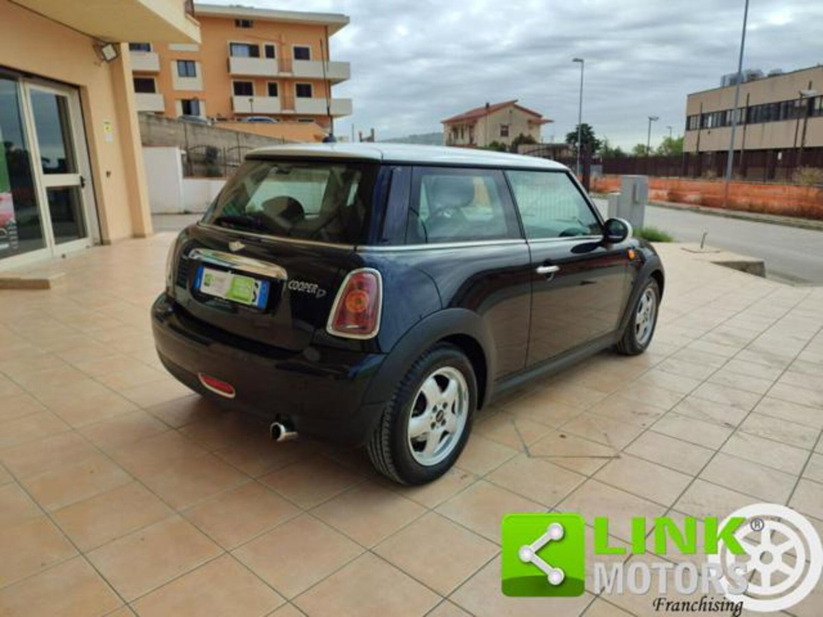 MINI Mini 1.6 16V Cooper D (7)