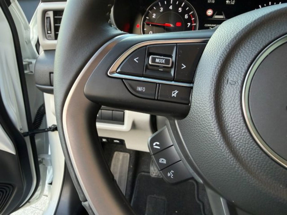 Suzuki Swift 1.2h Top 4wd allgrip (11)