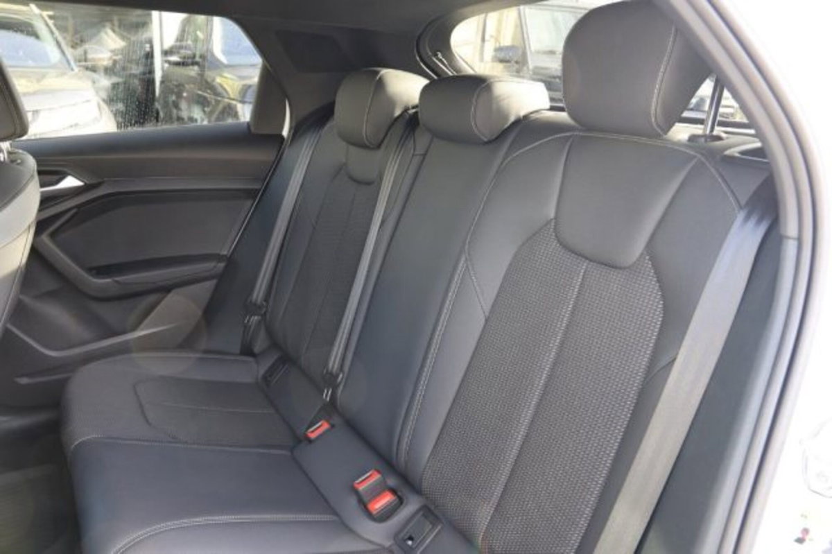 Audi A1 Sportback 35 TFSI S tronic Identity Black (16)